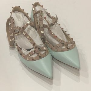 NWOT Kaitlyn Pan Blue & Beige Strappy Studded Sandals Sz. 8.5